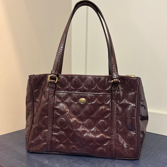 Authentic Coach plum Patent Leather Handbag - Picture 1 of 6